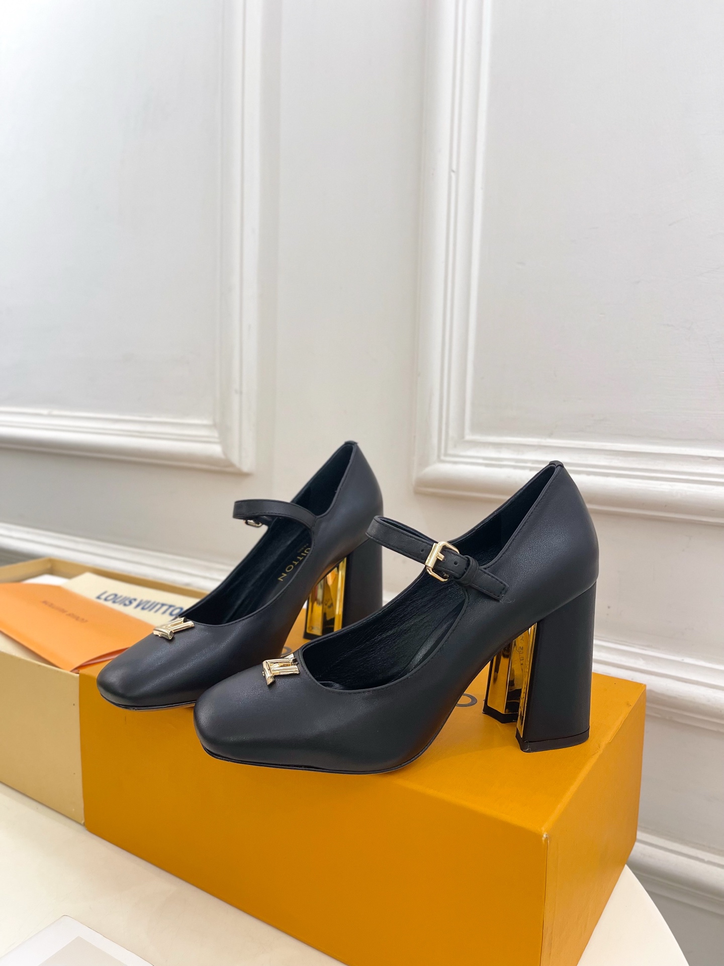 Women's high heels